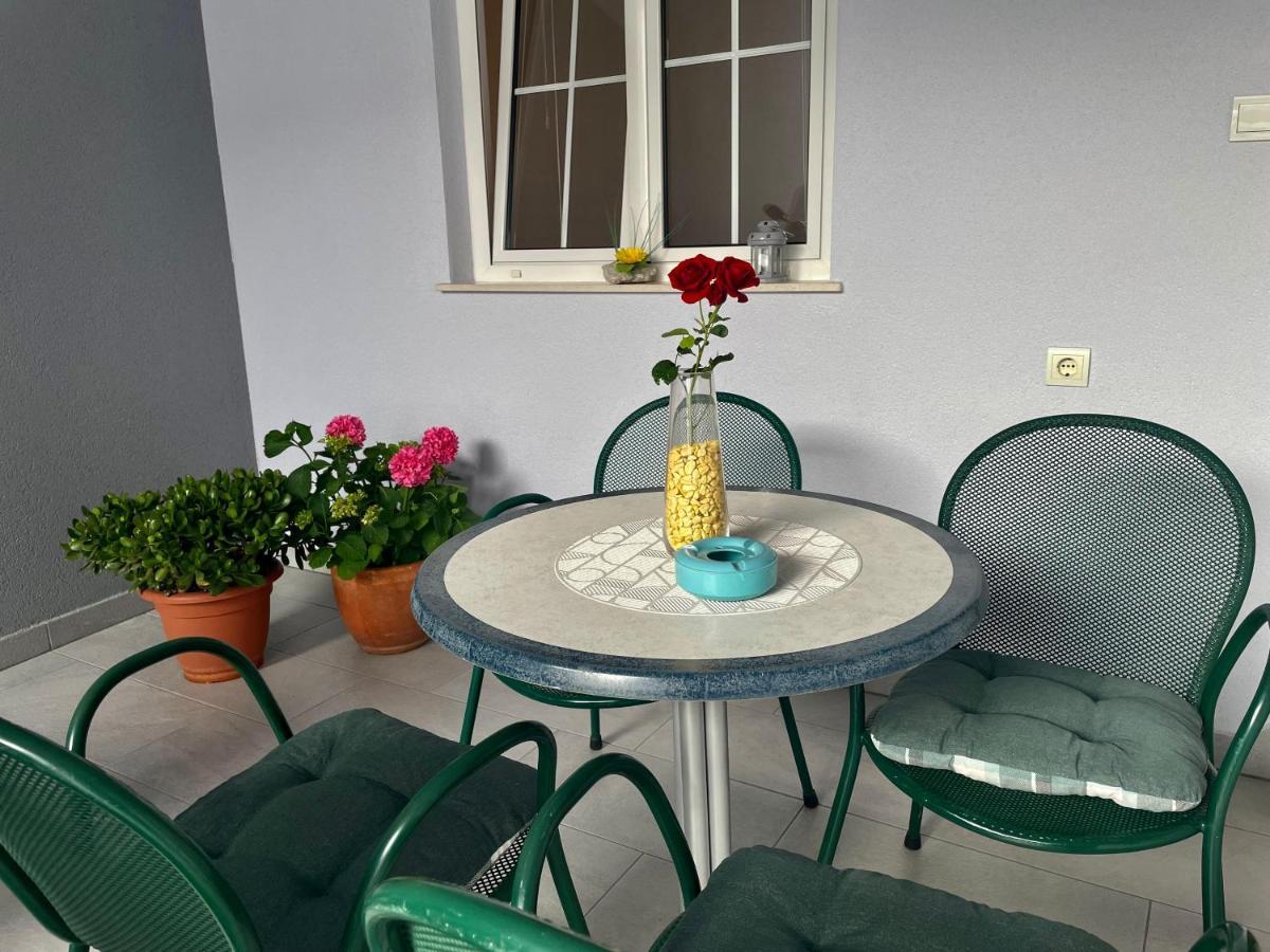 Aurelia Apartment Makarska Eksteriør billede